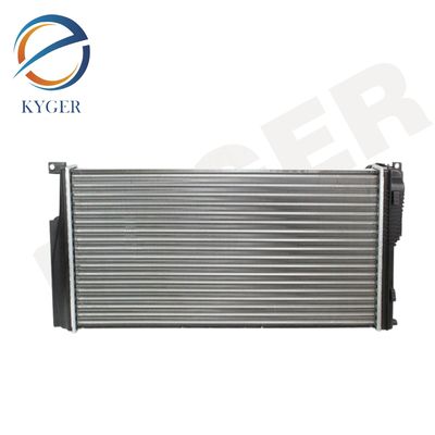 Radiador de refrigerante de motor de alta eficiência 17117618807 Para BMW F30